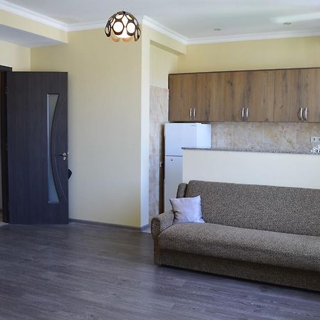 Apartment Near Park 36 Батуми Экстерьер фото