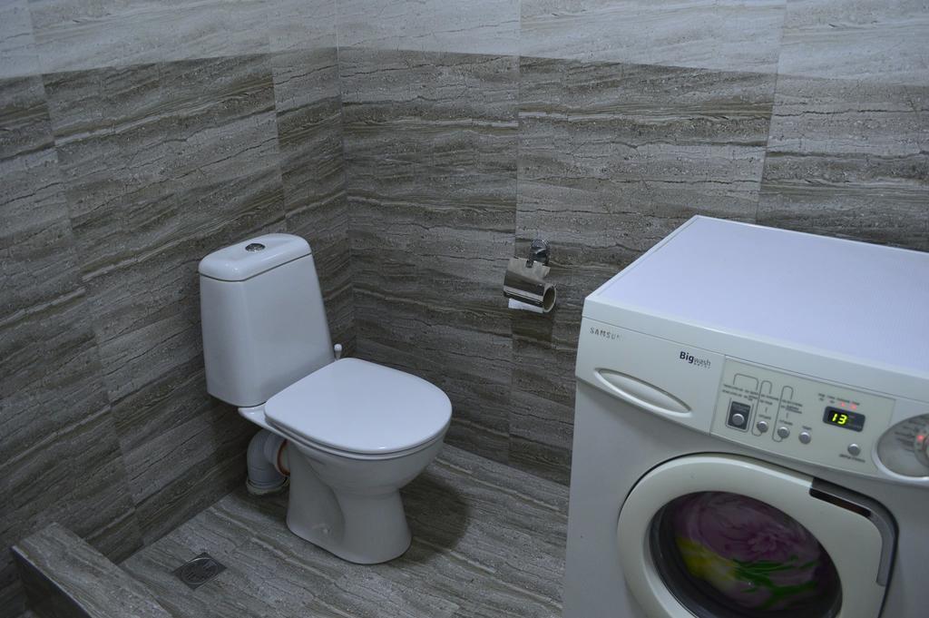 Apartment Near Park 36 Батуми Экстерьер фото